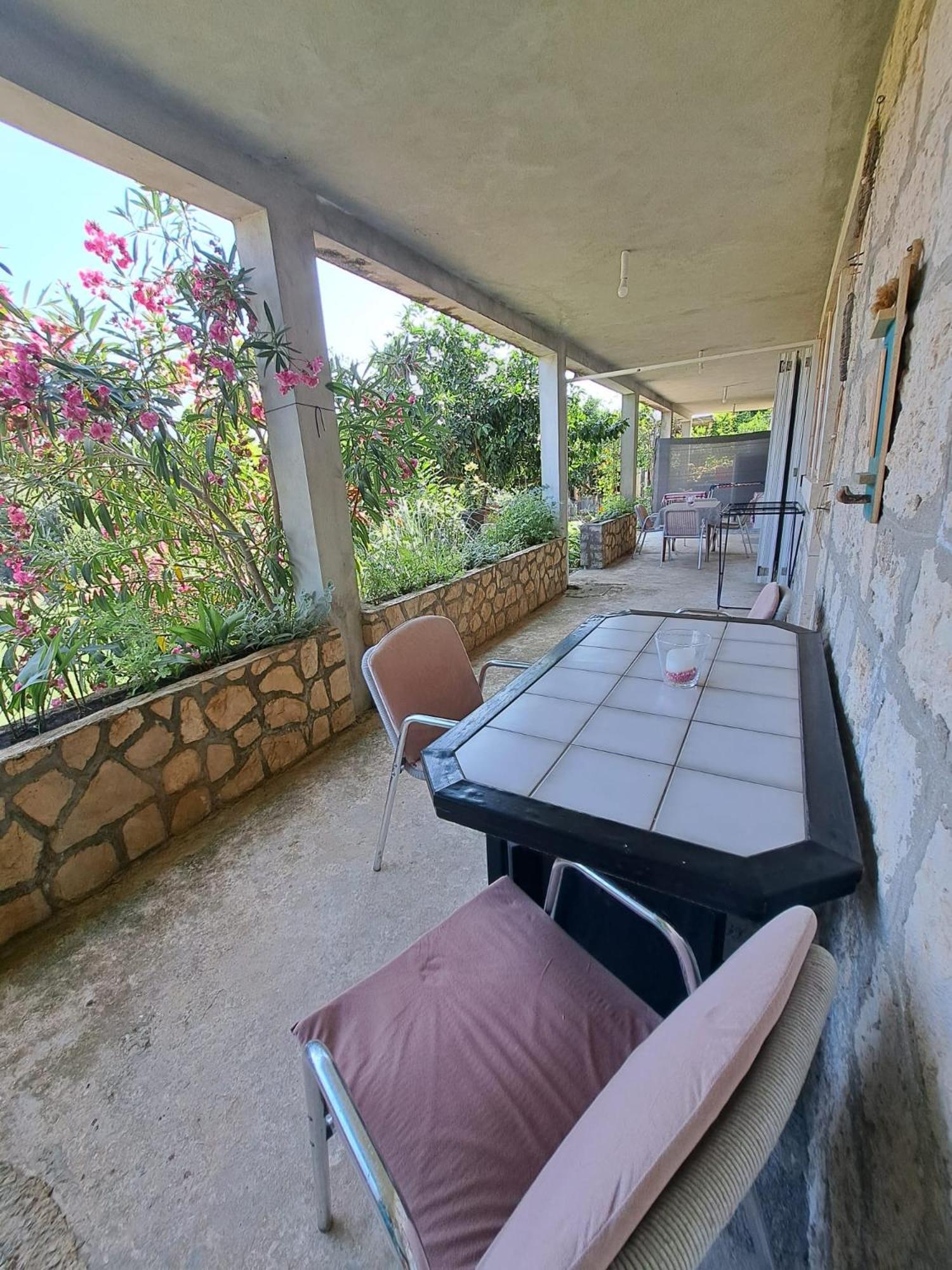 Apartmani Dusica Lumbarda Exterior photo