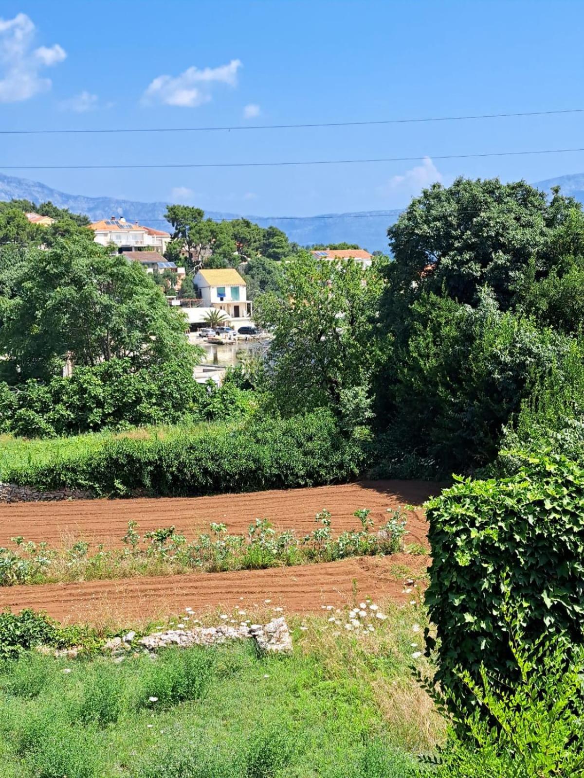 Apartmani Dusica Lumbarda Exterior photo