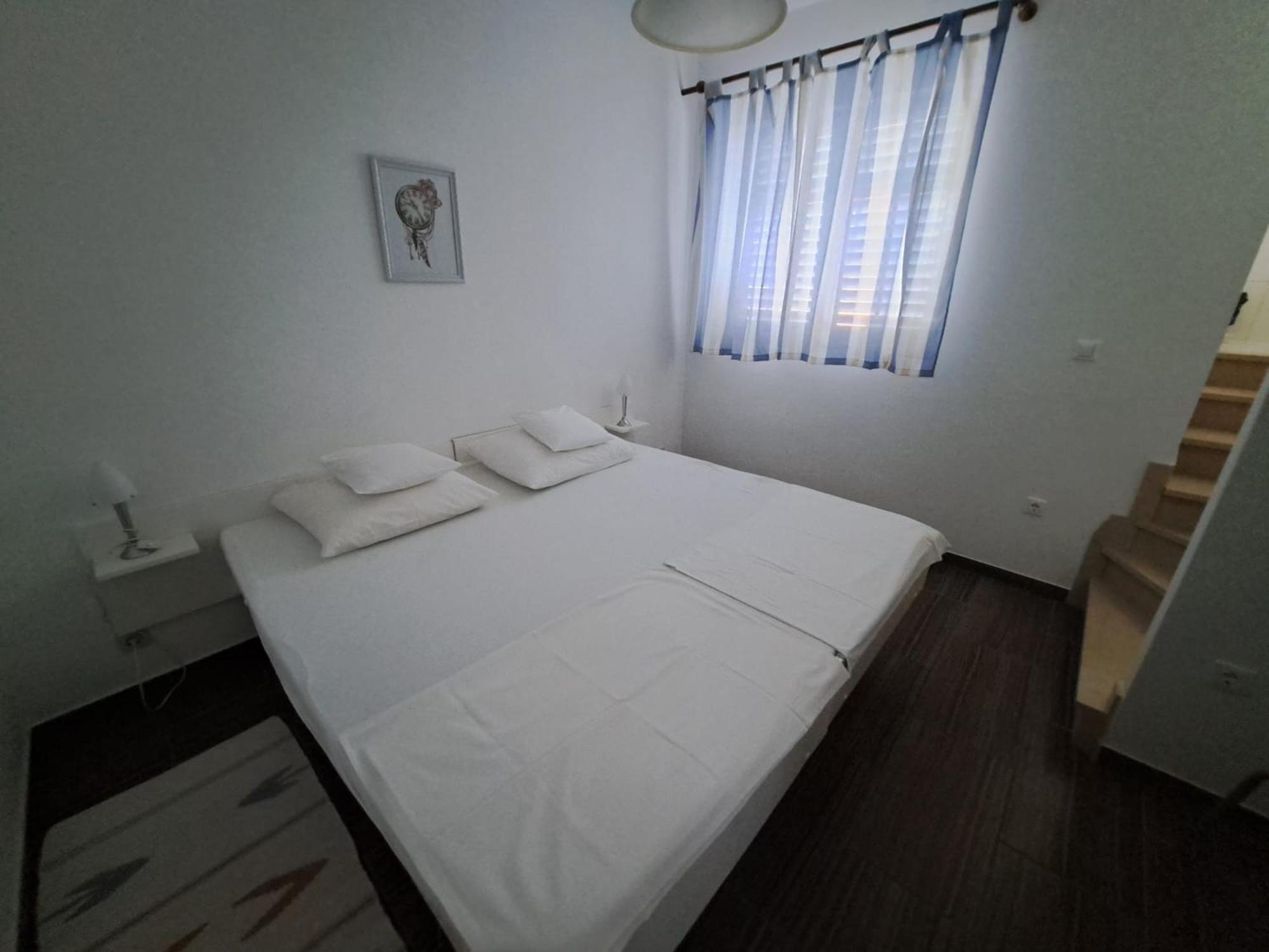 Apartmani Dusica Lumbarda Exterior photo